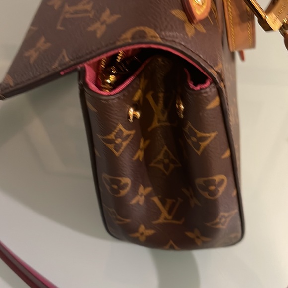 Authentic LV Cluny Bag in Monogram - Picture 7 of 10